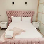 Centre G1 Penthouse With Riverviews - Duplex - 4 Bedrooms, 3 Bathrooms, Kitchen, 1 Living Room, 1 Dining Room, 2 Terraces, Parking, Floor, 2050 Sq Ft, Merchant Apartamento *