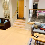 Centre G1 Penthouse With Riverviews - Duplex - 4 Bedrooms, 3 Bathrooms, Kitchen, 1 Living Room, 1 Dining Room, 2 Terraces, Parking, Floor, 2050 Sq Ft, Merchant