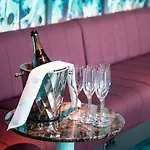 Ξενοδοχείο Yotel 4*