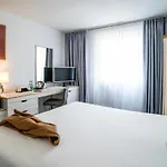 מלון Novotel Centre 4*