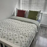 Modern Comfy One Bed - Free Parking