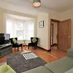 Signature - Lincoln View Apartman *