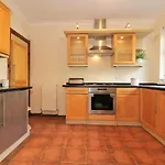 Signature - Lincoln View Apartman Glasgow