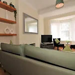 Signature - Lincoln View Apartman