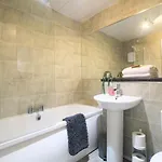 2 Bedroom At Secc Hydro Free Parking Apartman Glasgow