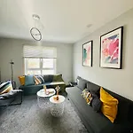 Modern Style , Separate Entrance Glasgow