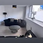 3 Bedroom House Near Centre Sleeps 7