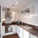 1 Bedroom In Very Location *