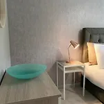 アパート Beautiful West End Flat With Private Parking グラスゴー