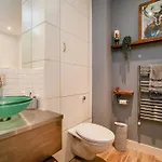 Luxury Huge Modern Open Plan 2bedroom Flat - Free Private Parking & Balcony Located At The Ovo Hydro And Sec Centre Glasgow