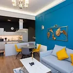 Stunning One Bed With Parking In Centre