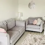 Entire 4 Bed Perfect Family In 格拉斯哥