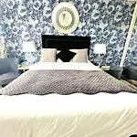 Entire 4 Bed Perfect Family In *