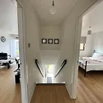 Lägenhet 2 Bed Entire Upper Flat In *