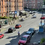 2 Bed West End