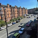2 Bed West End Appartamento