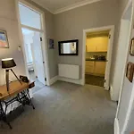 2 Bed West End Appartamento