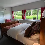 Glassford House Летний дом *