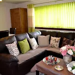 Проживание в семье Double In Riverside - C *