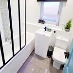 Apartment Bright 3br Walking Distance To Town - Free Parking Glasgow