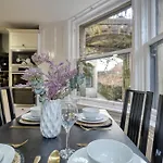 Stylish 3-bedroom In * Glasgow