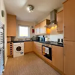 Apartamento Sleek & Modern 2br - Easy Access To Centre *