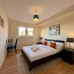 Sleek & Modern 2br - Easy Access To Centre * Glasgow