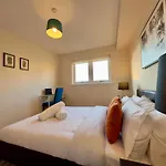 Apartamento Sleek & Modern 2br - Easy Access To Centre Glasgow