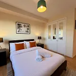 Apartamento Sleek & Modern 2br - Easy Access To Centre