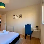 Sleek & Modern 2br - Easy Access To Centre * Glasgow