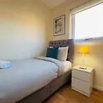 Sleek & Modern 2br - Easy Access To Centre Glasgow