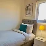 Sleek & Modern 2br - Easy Access To Centre * Glasgow