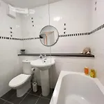 Apartamento Sleek & Modern 2br - Easy Access To Centre