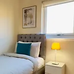 Sleek & Modern 2br - Easy Access To Centre Apartamento Glasgow