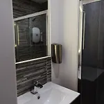 Westend Secc & Hydro - Two Bed By Living Scotland Lägenhet *