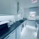 Modern 2 Bedroom With Extra Loft Bedroom 公寓 *