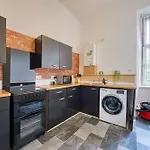 Group 4br Sleeps 11 Near Ibrox Parking * Glasgow