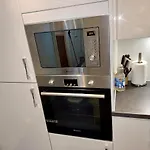 Likewise Modern Two Bedrooms For 4 In Area Appartement Glasgow