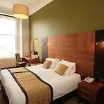 Acorn Hotell 3*