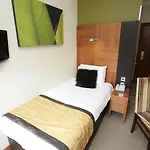 Acorn Hotell 3*
