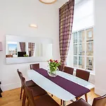 Blythswood Square Apartmán