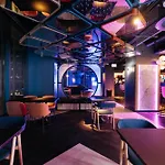 Yotel 4*