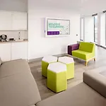Yotel Ξενοδοχείο 4*