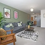 2bed East End Gem With Free Parking Daire *