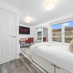 Ferienhaus Urban Elegance - Spacious 5-bed In Glasgow