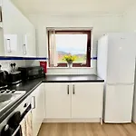 דירה Garden-view 2br - Free Parking & Wifi