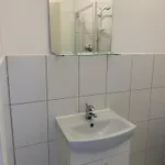 Modern 2 Bedroom Flat In Finnieston, With Private Parking * غلاسغو