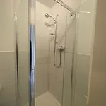 Modern 2 Bedroom Flat In Finnieston, With Private Parking