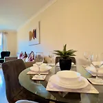 דירה Garden-view 2br - Free Parking & Wifi גלאזגו