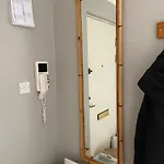 Modern 2 Bedroom Flat In Finnieston, With Private Parking غلاسغو